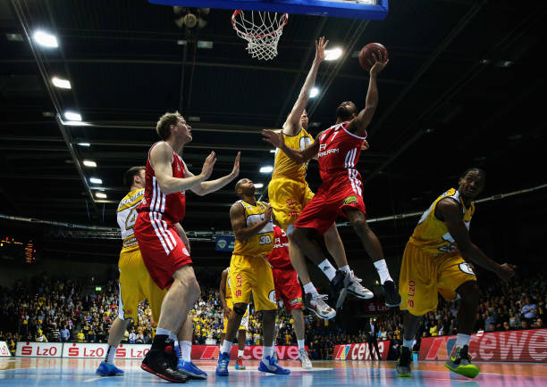 其背后承载 其背后承载