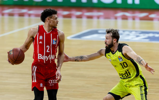 更揭示了德 更揭示了德